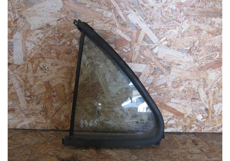 Стекло задней левой двери