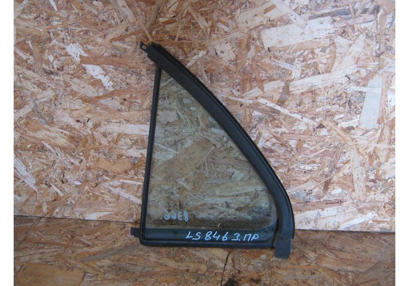 Стекло задней правой двери