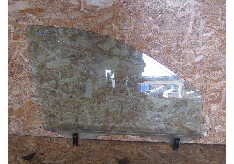 Стекло передней правой двери