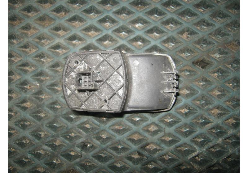 Кнопка стеклоподъемника Opel Corsa D