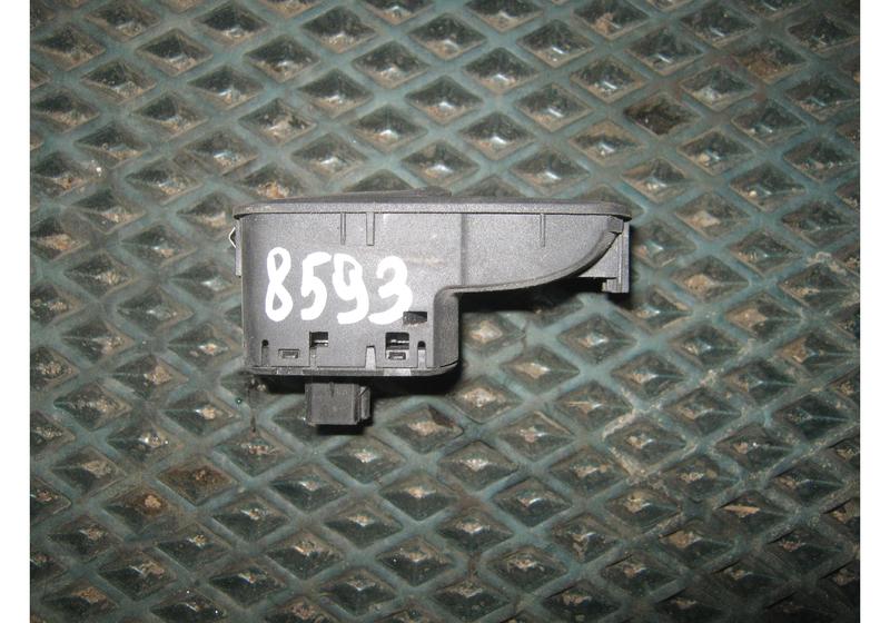 Кнопка стеклоподъемника Opel Corsa D