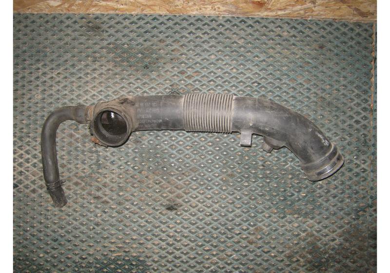 Патрубок воздушного фильтра Opel Corsa D