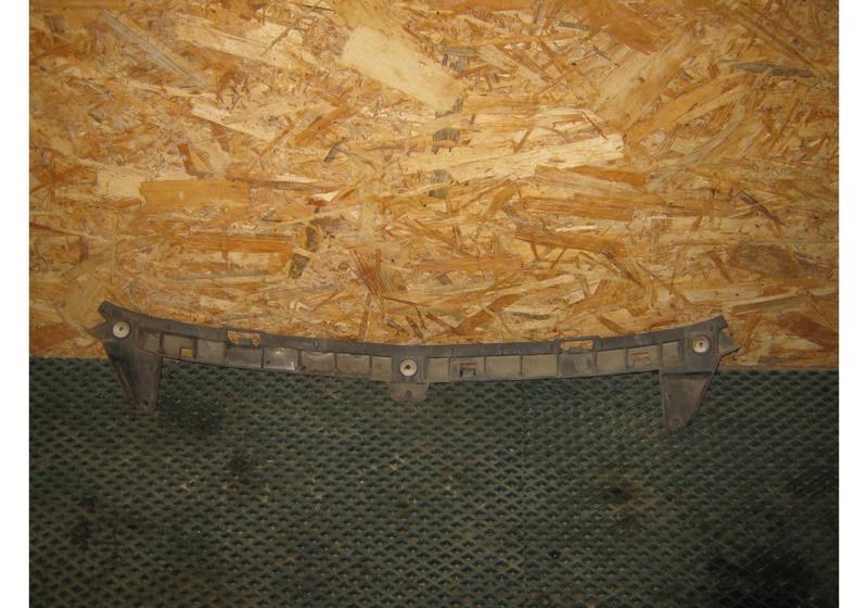 Кронштейн заднего бампера центральный Opel Corsa D