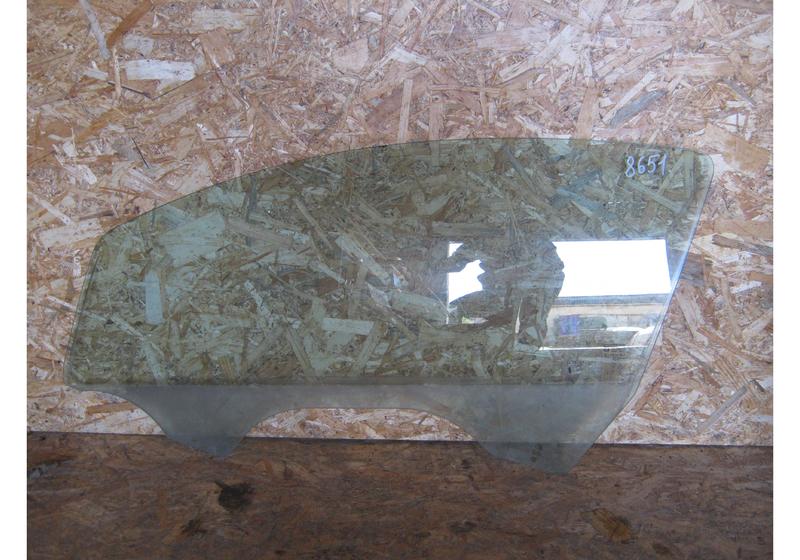 Стекло передней левой двери Opel Corsa D