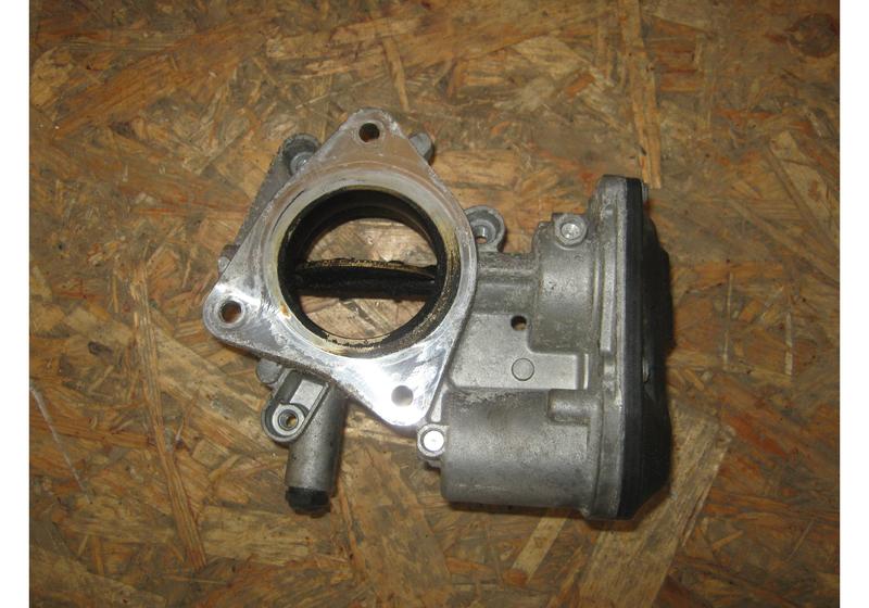 Дроссельная заслонка Opel Astra J