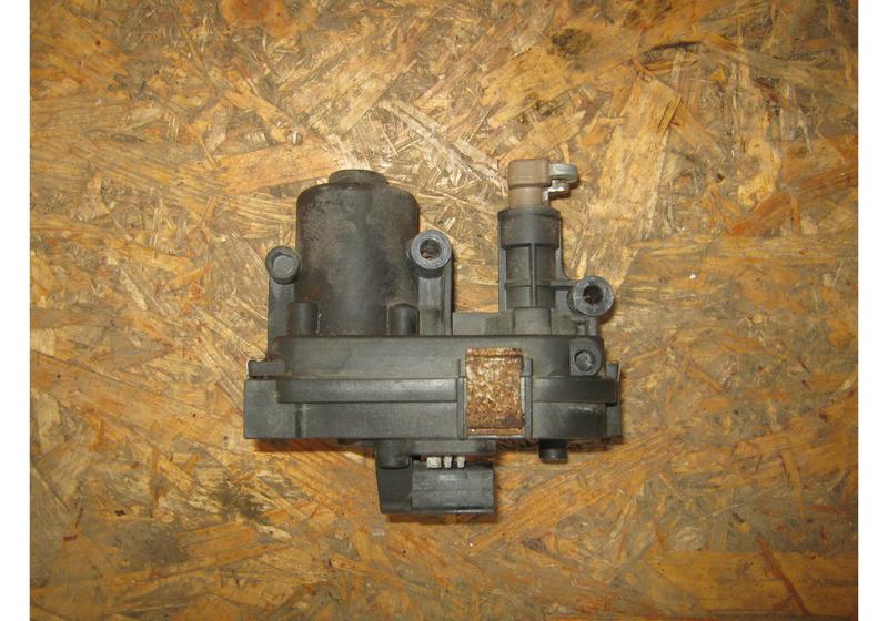 Сервопривод заслонок впускного коллектора Opel Astra J