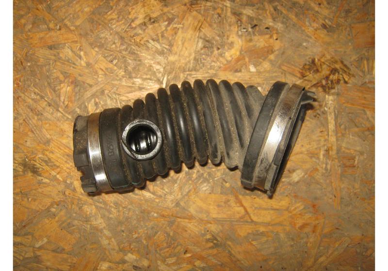 Патрубок воздушного фильтра Opel Astra J