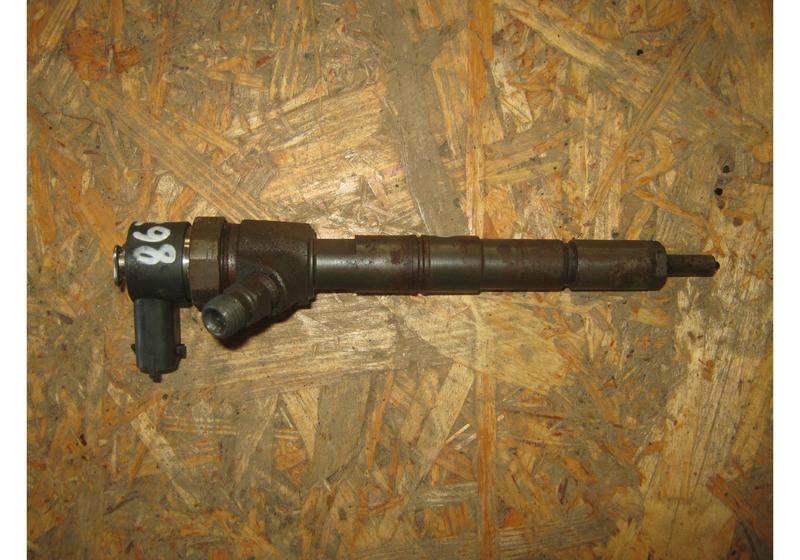 Топливная форсунка Opel Astra J