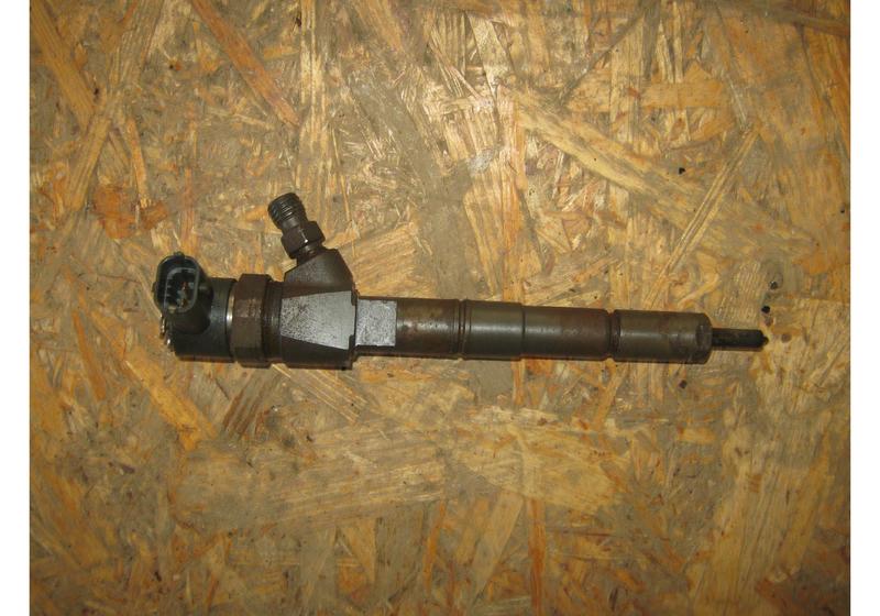 Топливная форсунка Opel Astra J