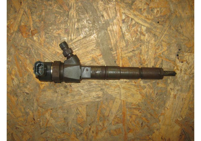 Топливная форсунка Opel Astra J