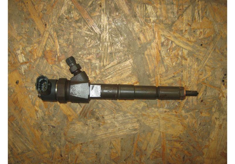 Топливная форсунка Opel Astra J