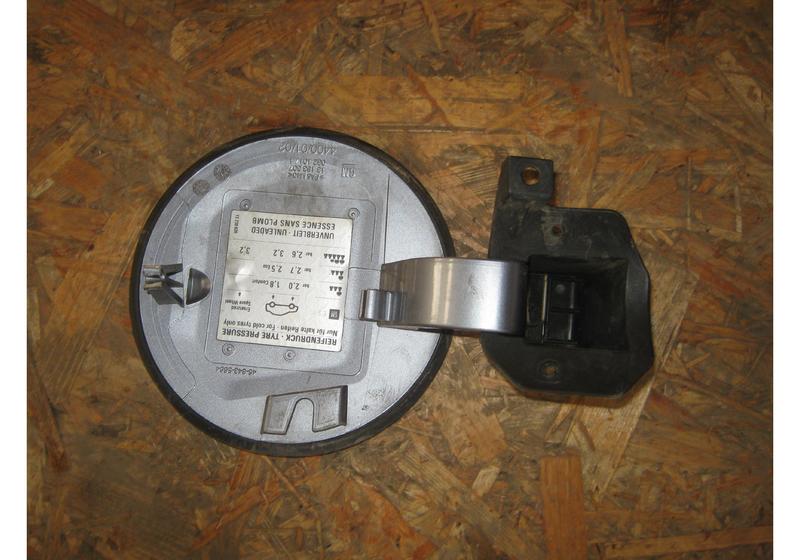 Лючок топливного бака Opel Corsa D