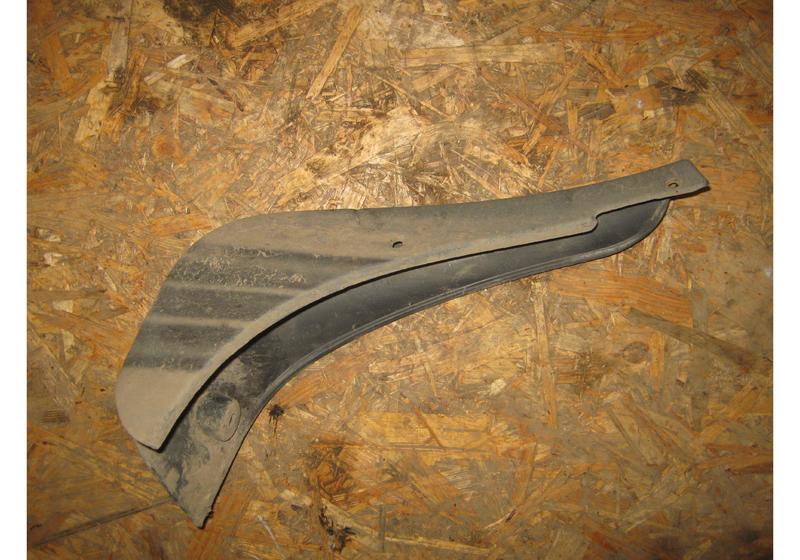 Брызговик задний правый Nissan Qashqai J10