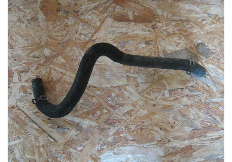 Патрубок системы охлаждения Ford Kuga 1