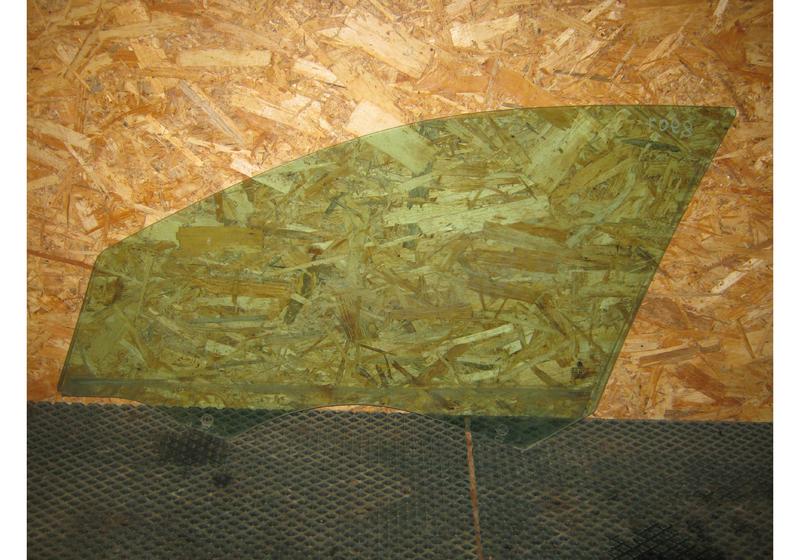 Стекло передней правой двери Skoda Octavia A7