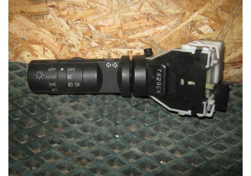 Переключатель поворотов подрулевой Nissan Qashqai J10