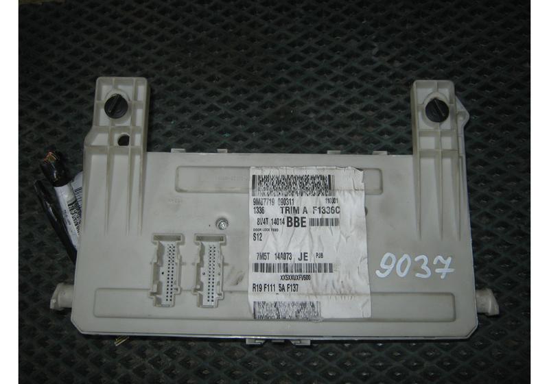 Блок предохранителей Ford Kuga 1