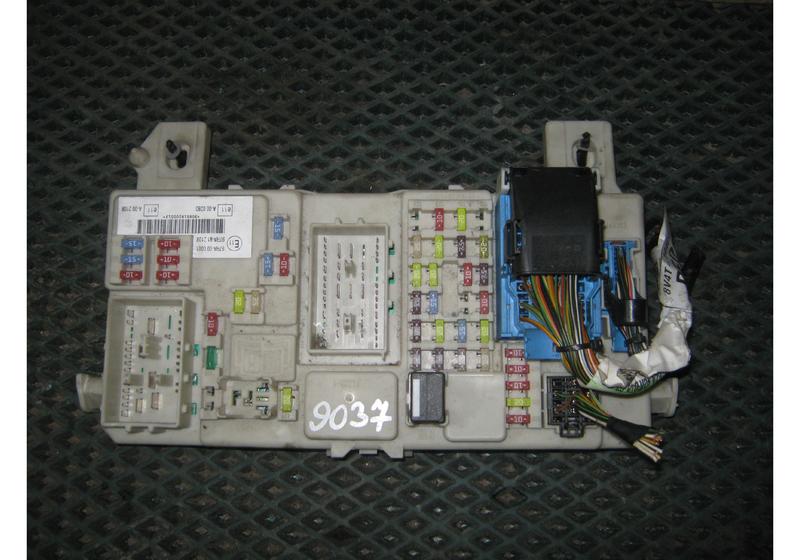 Блок предохранителей Ford Kuga 1