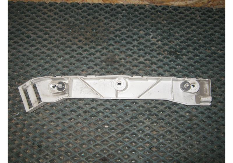 Кронштейн заднего бампера левый Ford Kuga 1