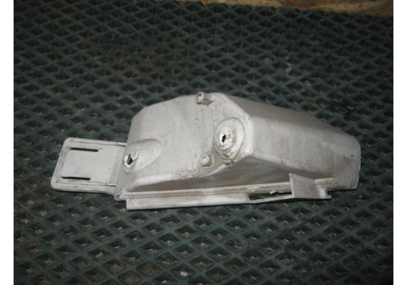 Кронштейн заднего бампера левый Ford Kuga 1