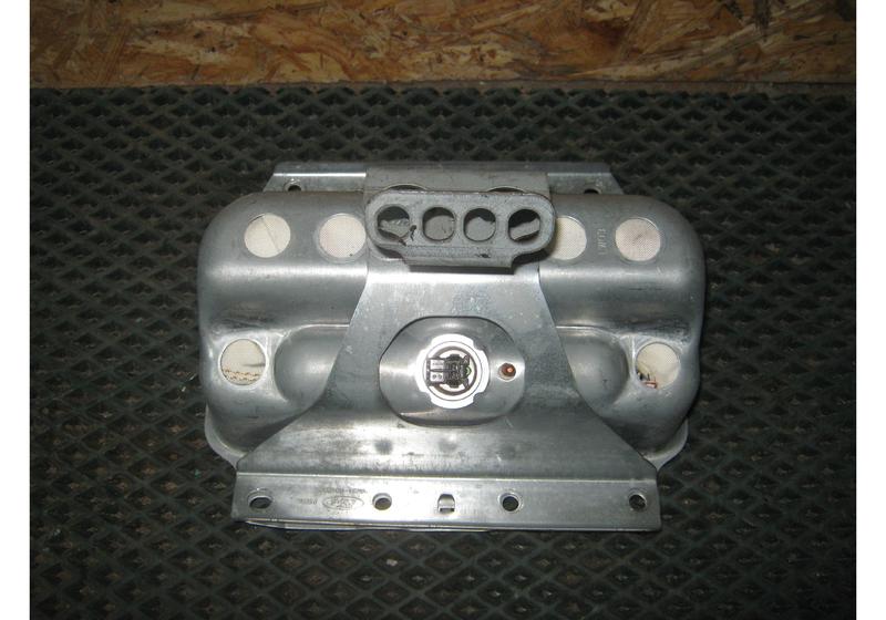 Подушка безопасности в торпеду Ford Kuga 1