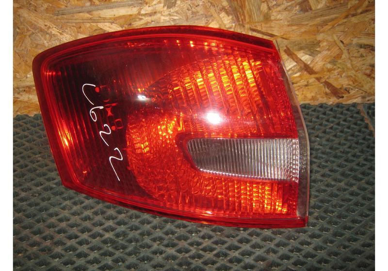 Фонарь задний левый наружный