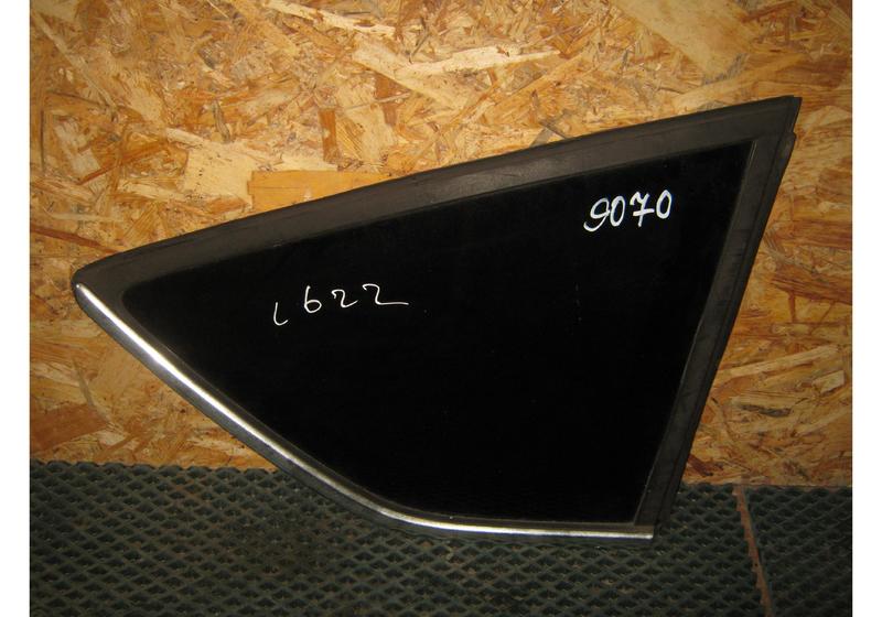 Стекло заднего правого крыла