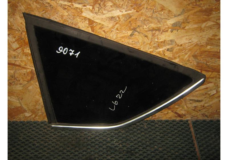 Стекло заднего левого крыла Ford Kuga 1