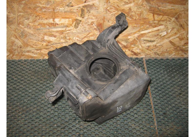 Корпус воздушного фильтра Ford Kuga 1