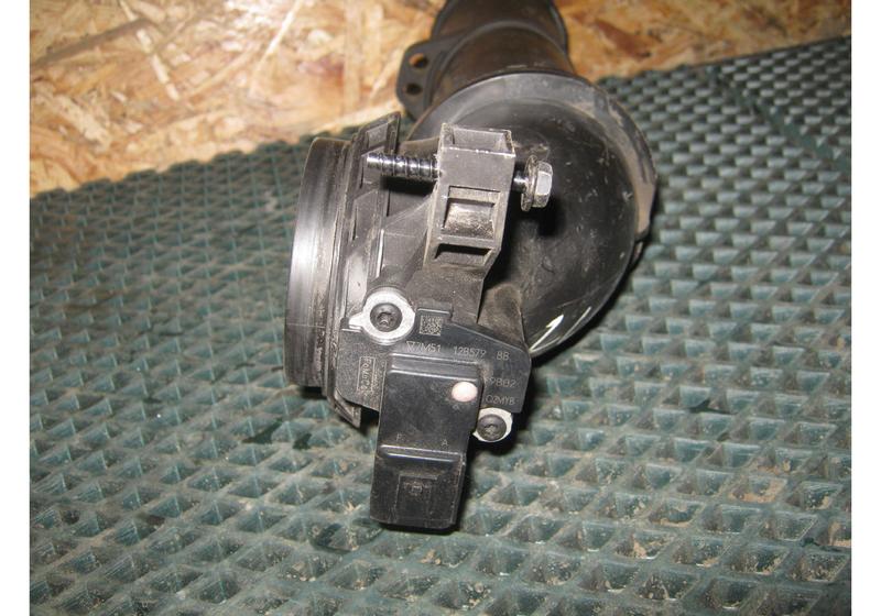 Расходомер воздуха (ДМРВ) Ford Kuga 1