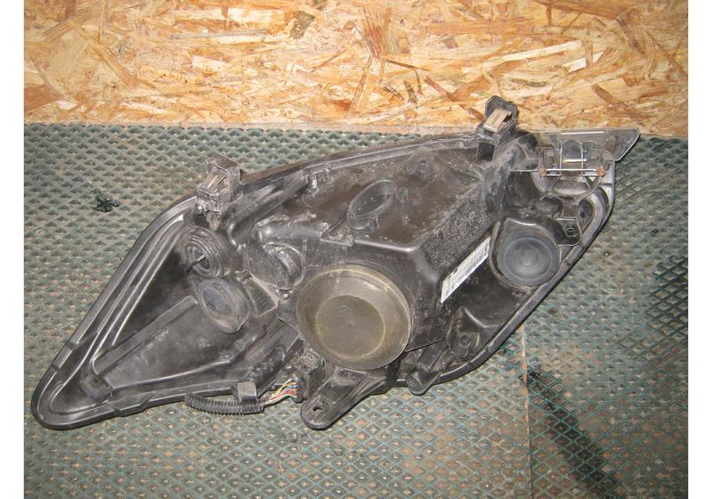 Фара правая Ford Kuga 1