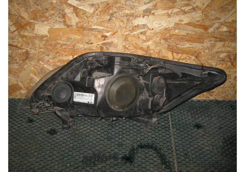 Фара правая Ford Kuga 1