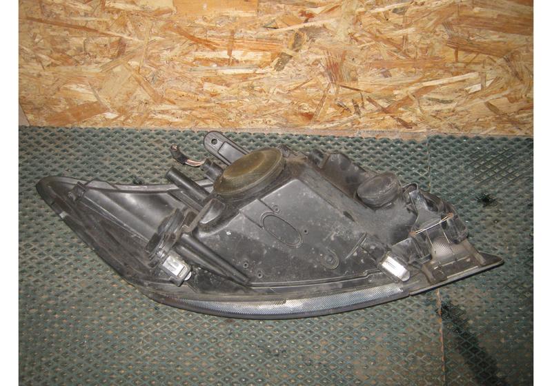 Фара левая Ford Kuga 1