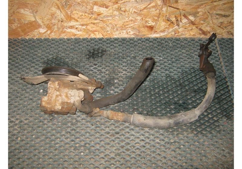 Насос ГУР Nissan Almera N15