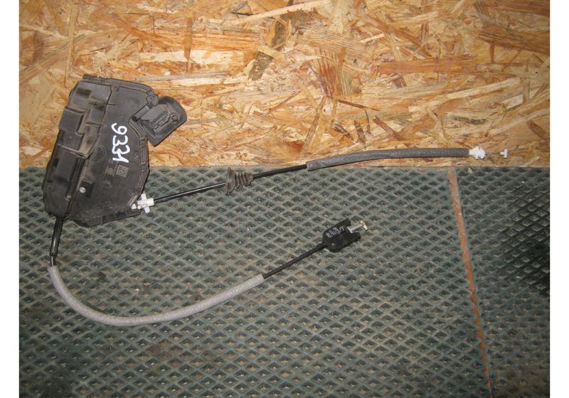 Замок двери передней правой Skoda Octavia A7