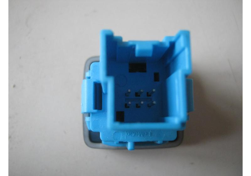 Кнопка открывания багажника  Ford Escape 4 MK4