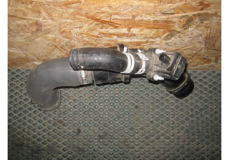 Патрубок интеркулера Ford Escape 4 MK4