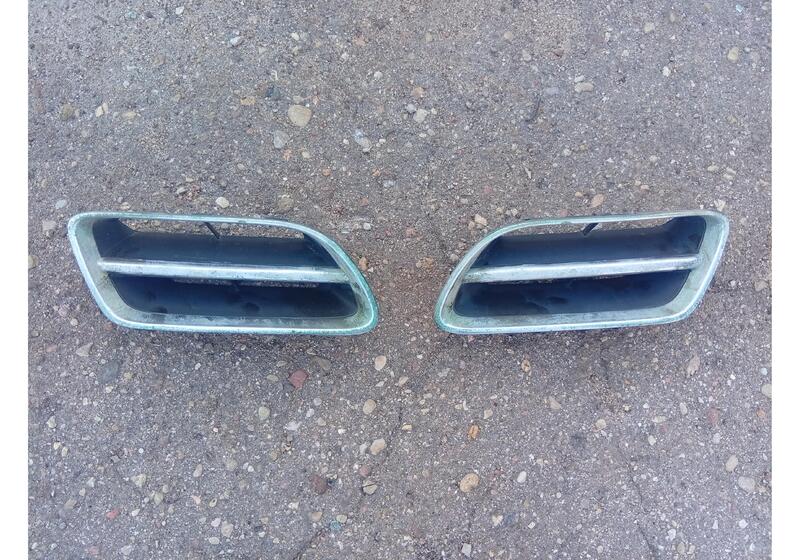 Решетка радиатора Nissan Primera P11
