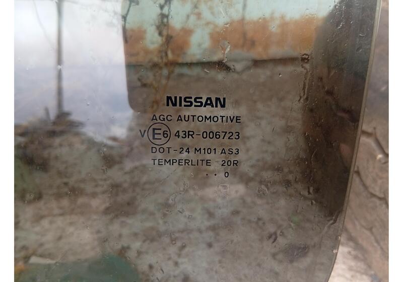 Стекло задней левой двери Nissan Qashqai J10