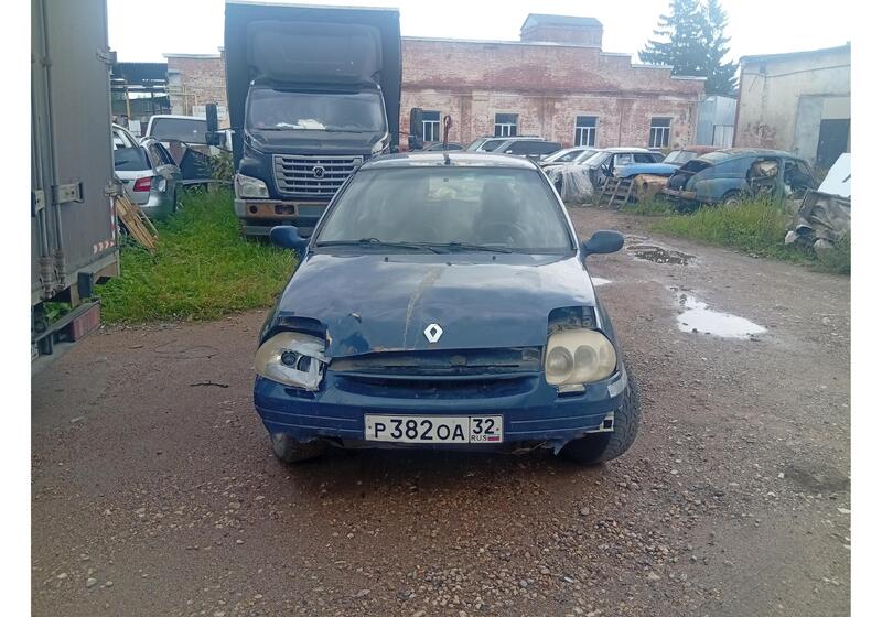 Renault Clio, 2001